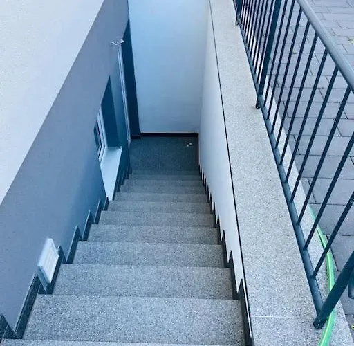 Apartamento Practical Loft Comfort Near Munich Germering
